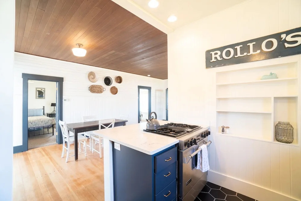 Salt House - 2 Br Home