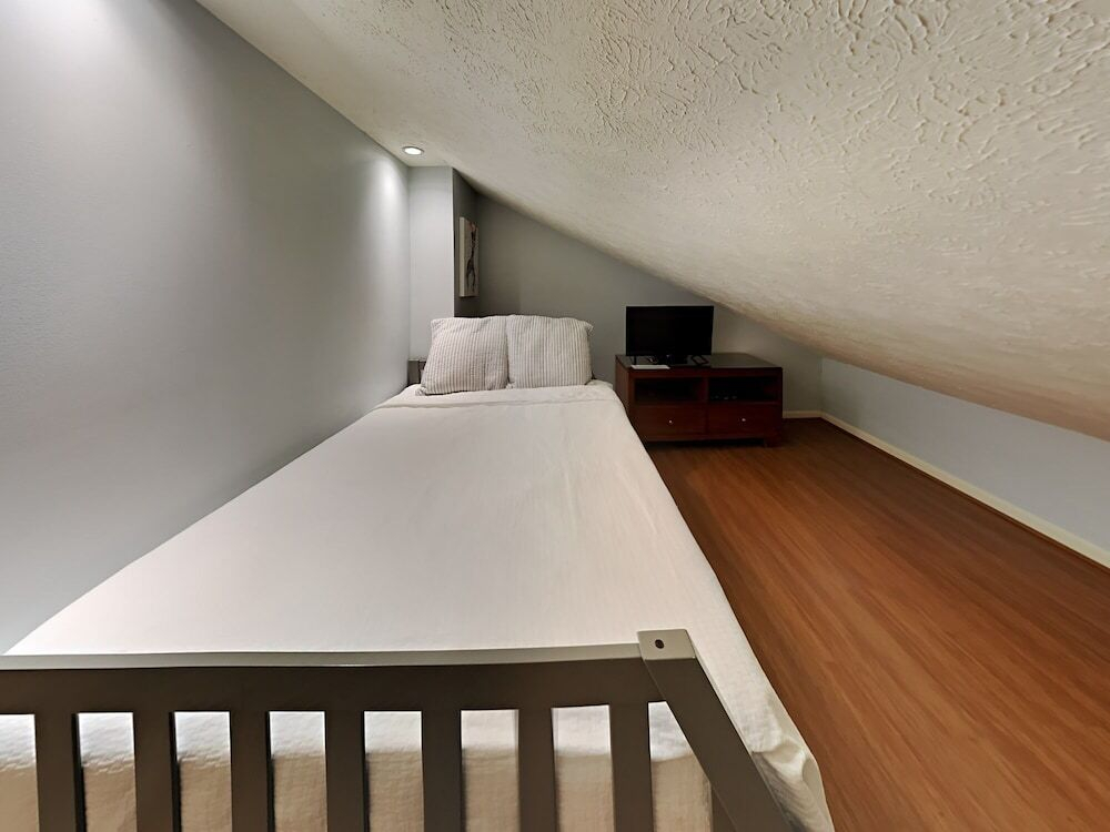 Crystal Villas - walk from patio to beach - 1 BR Condo