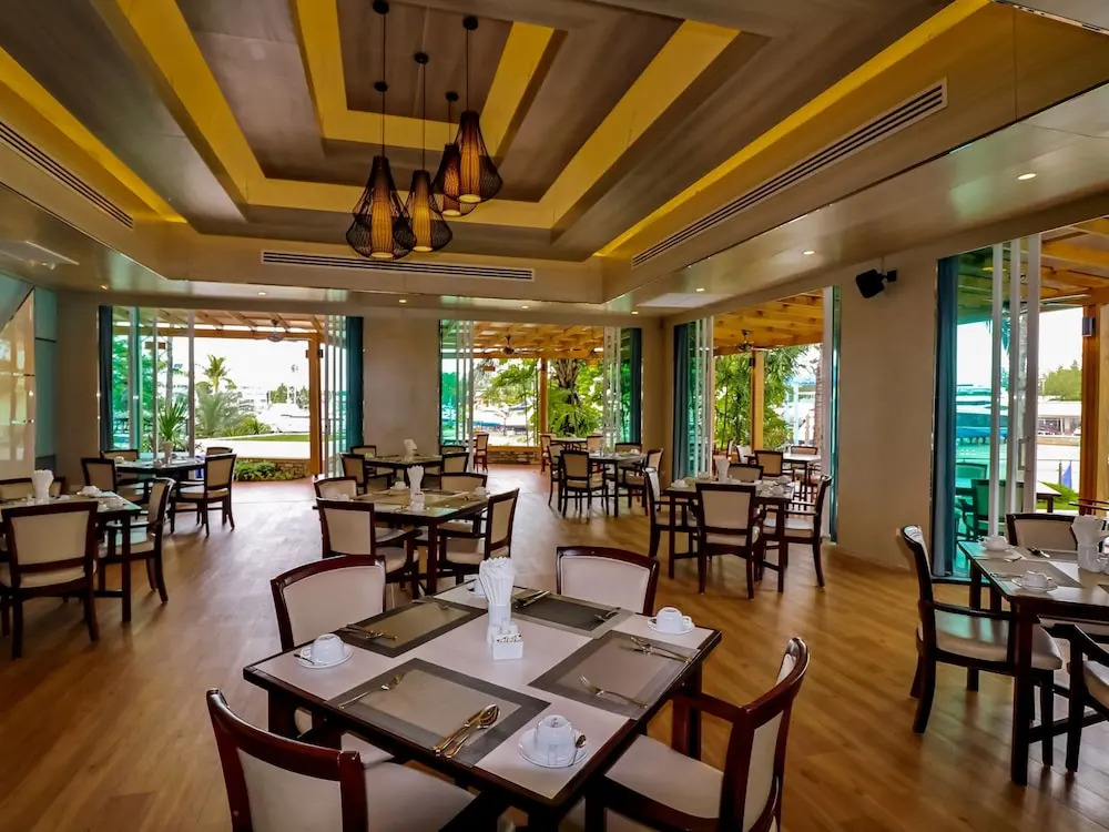 NIDA Rooms Phuket Marina Rose