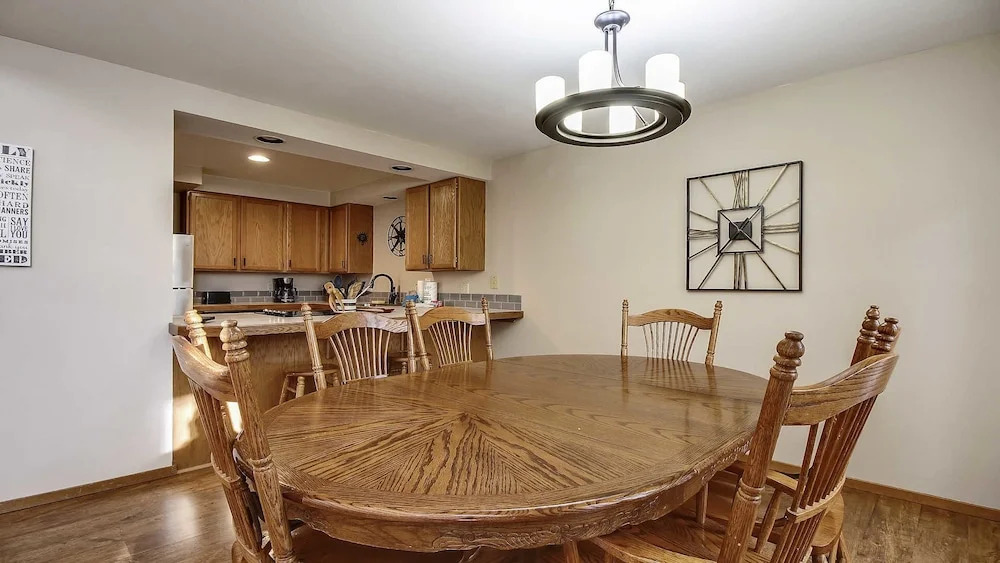 Skyline Condo 02