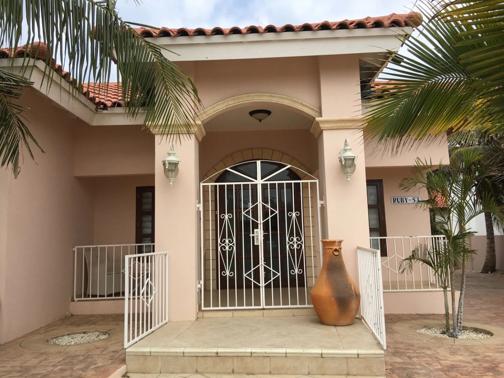 Boutique Hotel Swiss Paradise Aruba Villas and Suites