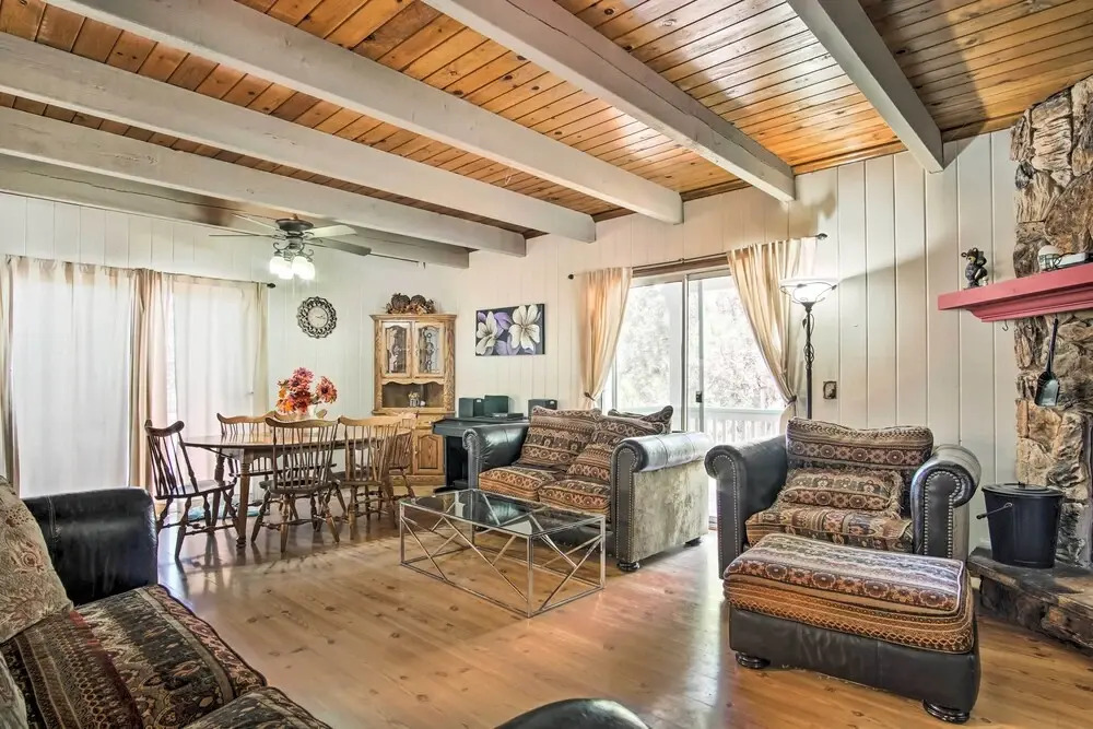 5 Mi to Lake Arrowhead Village: Cabin w/ Game Room