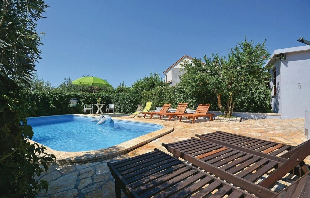 Beautiful Home in Kastel Sucurac With Wifi and 2 Bedrooms