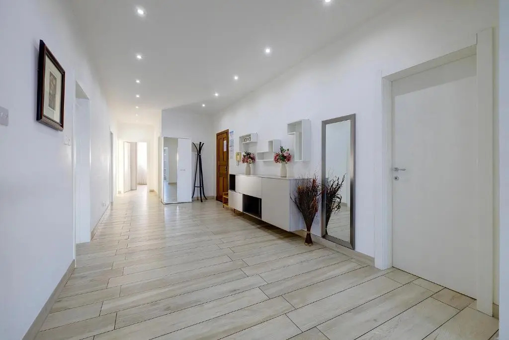 Stylish 3 Bedroom Holiday Apartment in St Julians