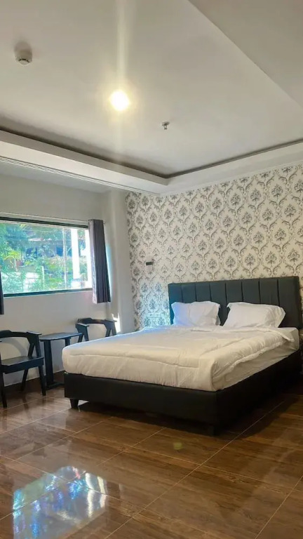 Nuris Hotel