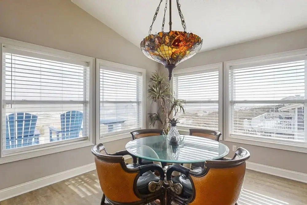 Spacious Beachfront Home W/deck, Balcony, Central A/c, Washer/dryer, and Wifi