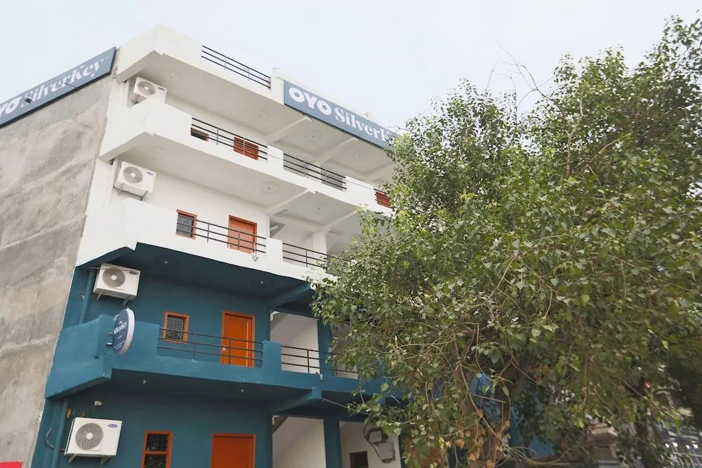 Silverkey Executive Stays 42928 Near Global Hospital