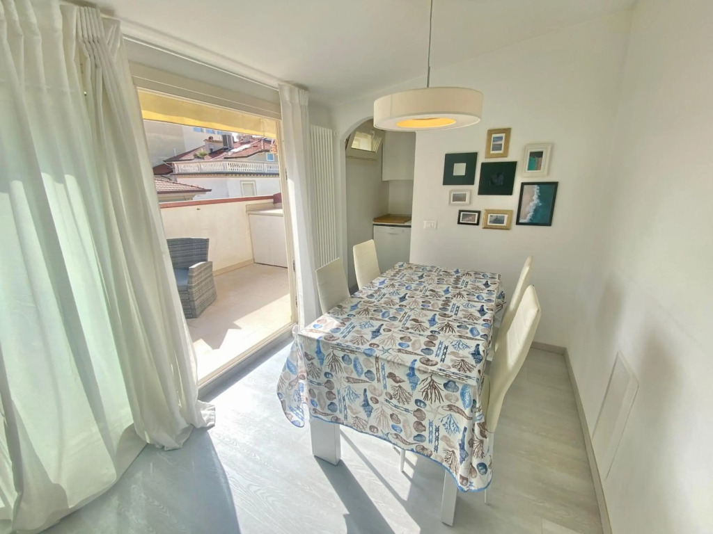 BeachFront Attic Apartment - access to private beach club