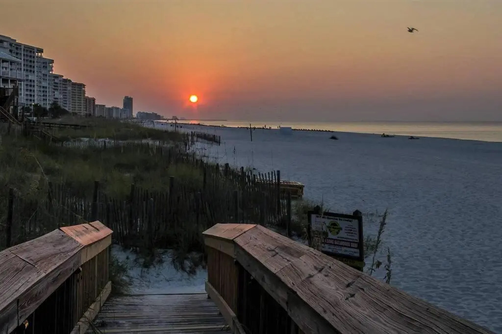 Tradewinds unit 1304 - Top Floor Beach Front w/Panoramic Views - 2bed/2 bath