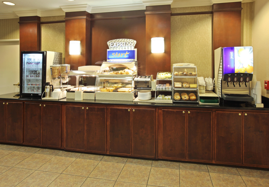Holiday Inn Express Hotel & Suites Camden by IHG