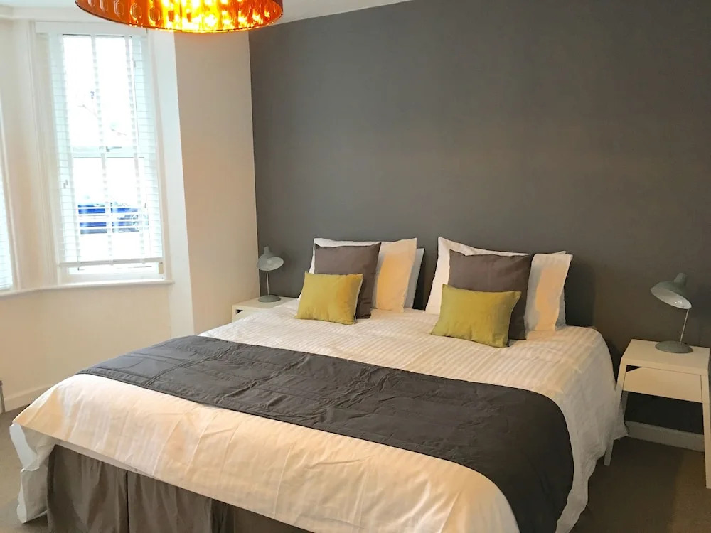 Netley Village Apartment By Your Stay Solutions Short Lets & Serviced Accommodation Netley Southampton With Free Wi-Fi
