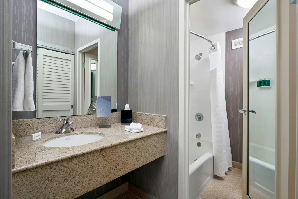 Courtyard By Marriott Baltimore BWI Airport