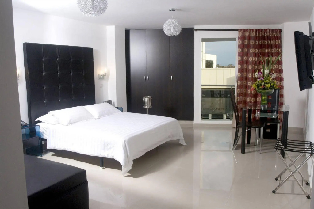 Hotel Calima Real