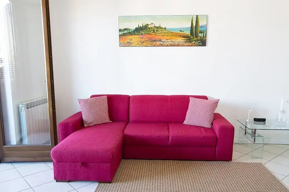 2 Bedroom Apartment near Stresa, Short Walk to Lakeside, Lake Views
