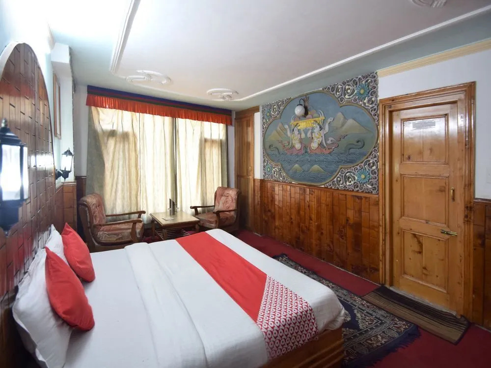 OYO 8643 Hotel Shambhala
