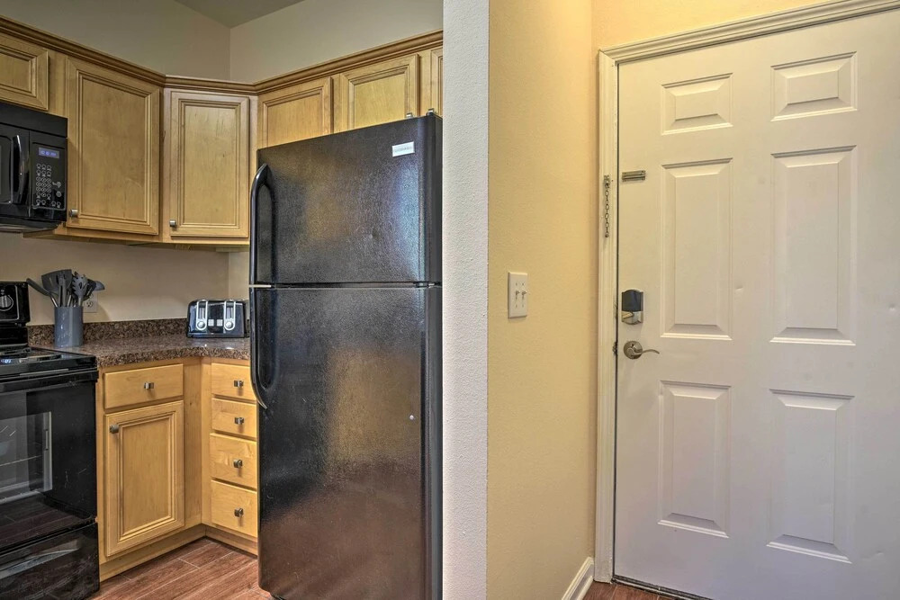 First-floor Myrtle Beach Condo w/ Pool Access!