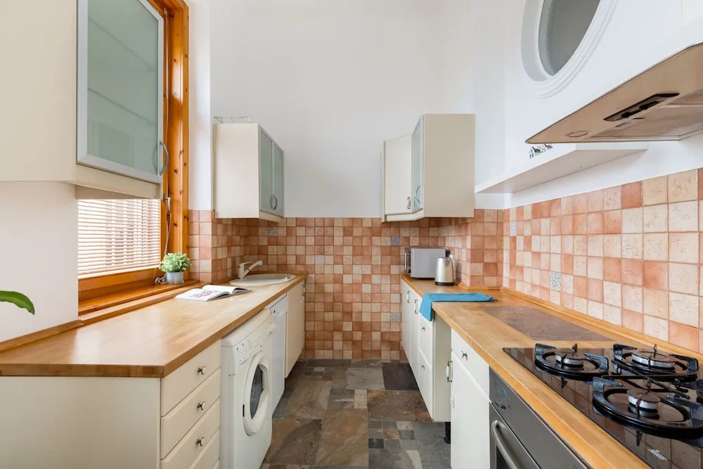 Supercentral Spacious Apartment