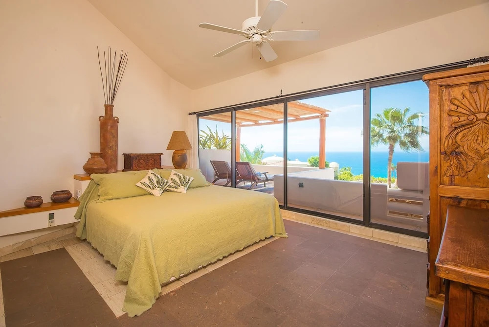 Gorgeous Ocean View Fits 17 Guests, Villa del Sol