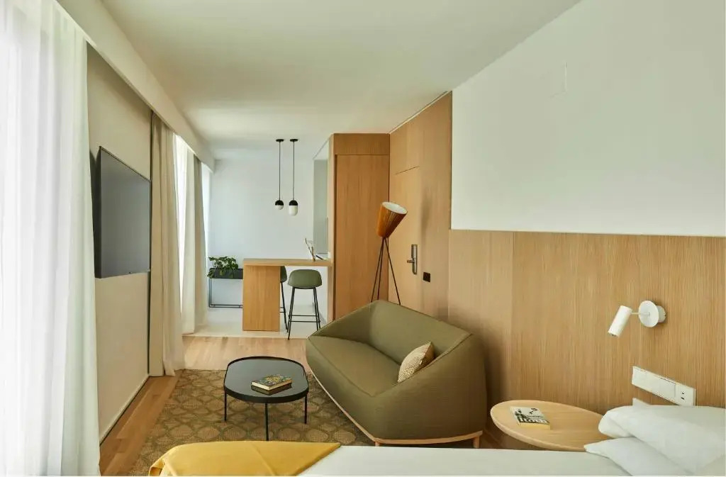 60 Balconies Iconic