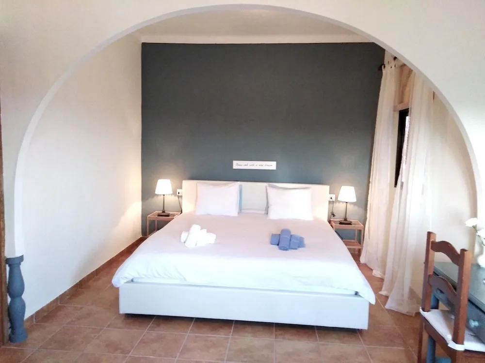 Villa With 4 Bedrooms in Hornachuelos, With Wonderful Lake View, Private Pool, Furnished Garden