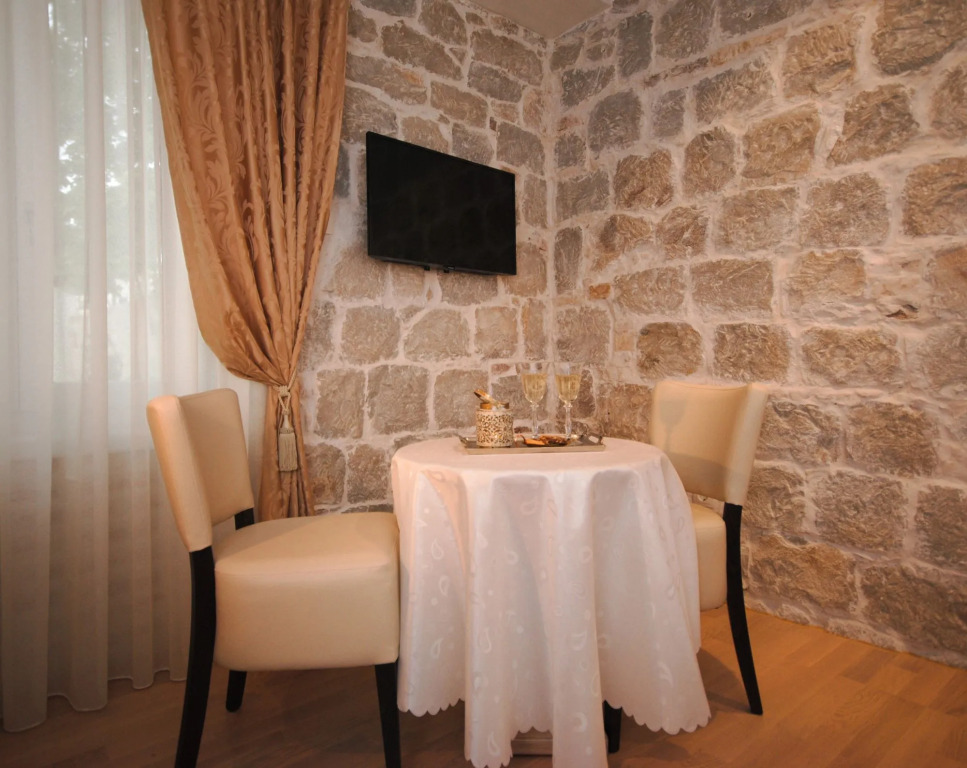 Lanterna Rooms
