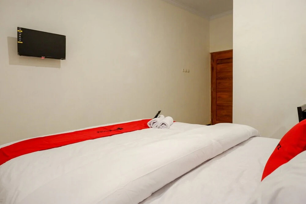 Rumah Indah Eksekutif Home Stay by RedDoorz