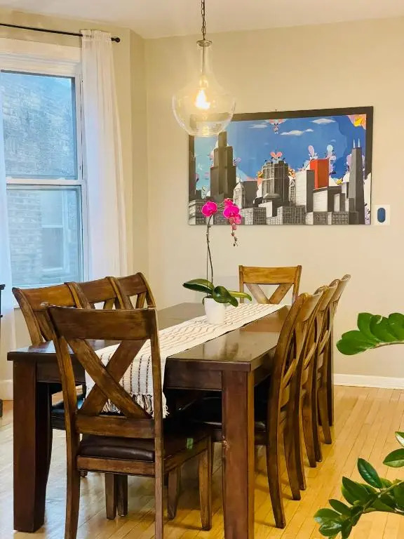 Sunny, Spacious, 3BR 1BA Davlin INN Chicago