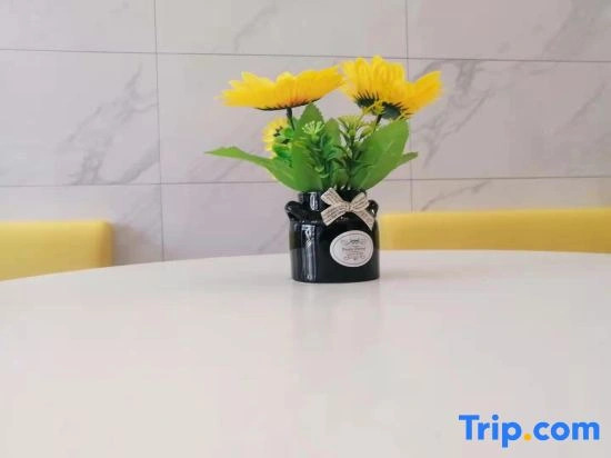 GreenTree Inn Express Hotel (Haohe Scenic Area Wenfeng City Plaza, Nantong)