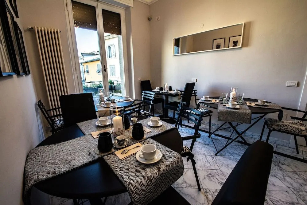 Compasso Suites Guest House