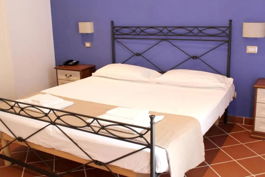 2 bedrooms appartement with enclosed garden and wifi at Nicolosi