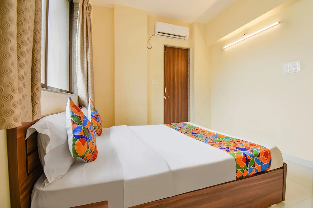 Meera Mansion by OYO Rooms