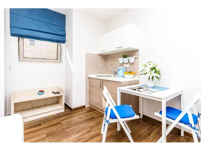 Apartments Maestral