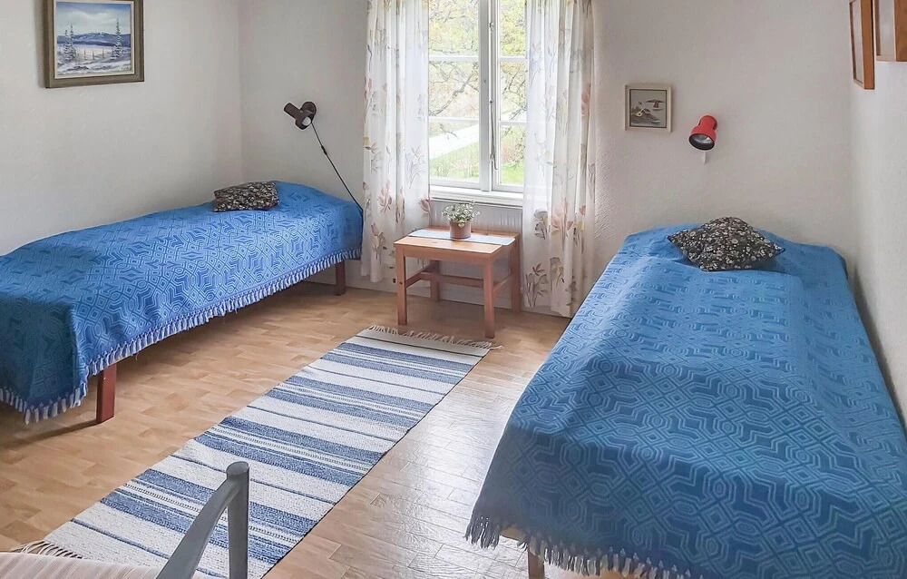 Awesome Home in Ed With 4 Bedrooms and Wifi