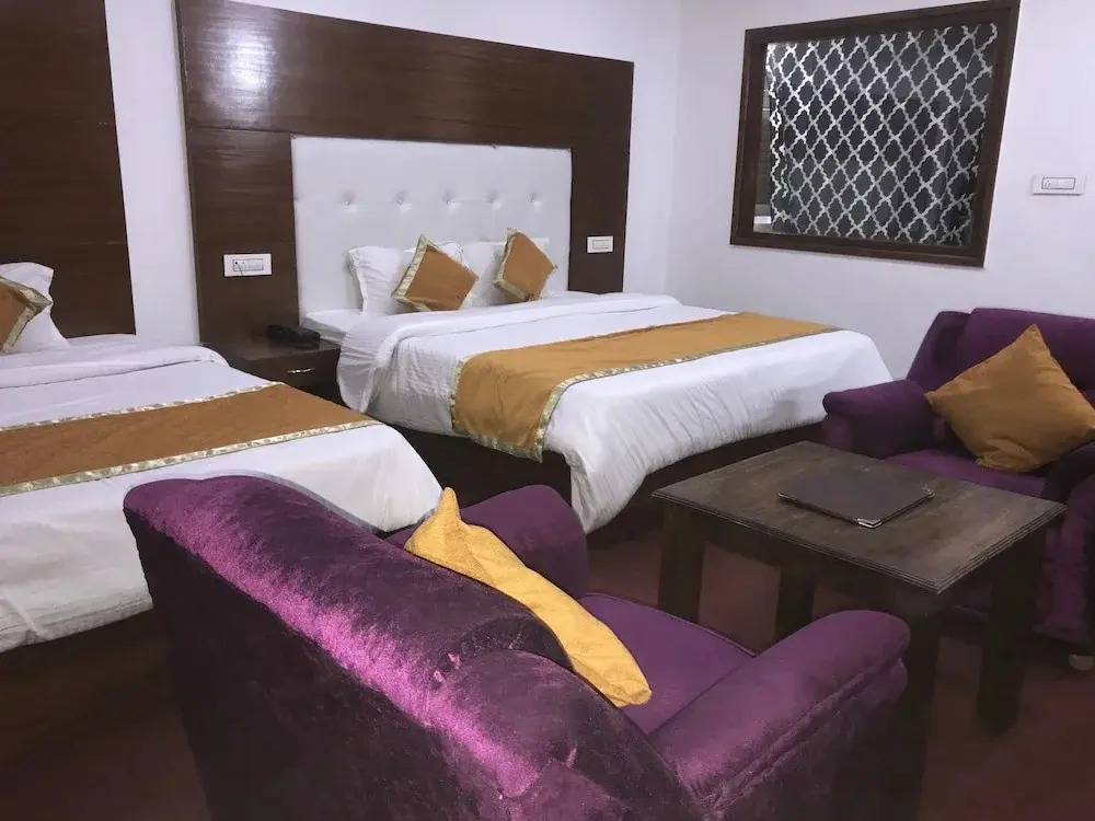 Apple Crescent Resorts