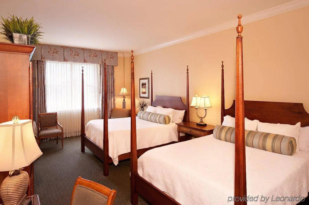Harbourview Inn