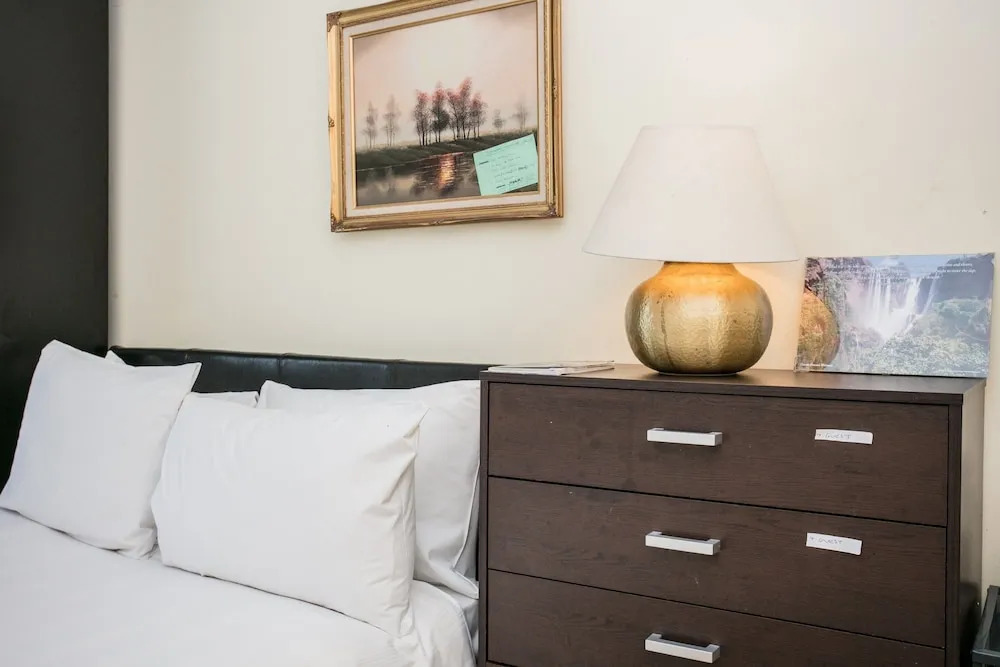 Clapham 1 Bedroom Flat With Balcony