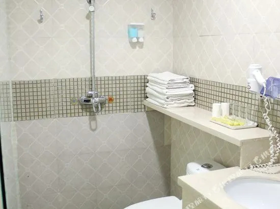 Home Inn Huayi Collection Hotel (724 Factory)