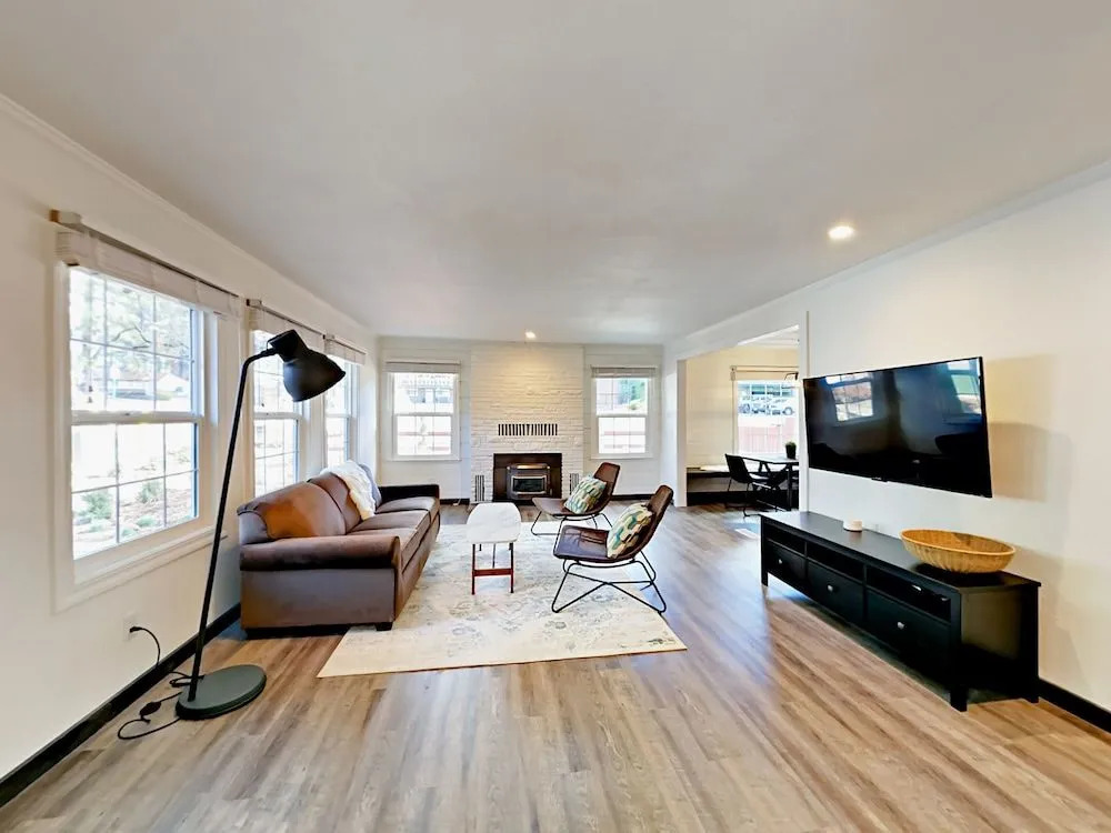 4093 Manzanita Ave Cabin Unit 1