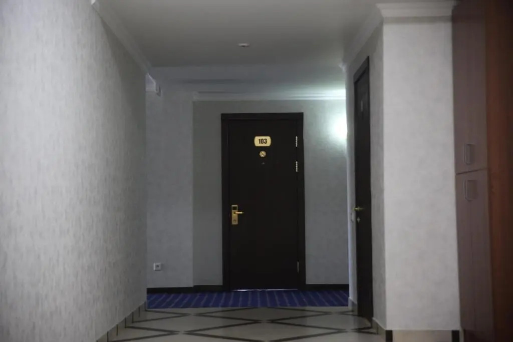 Отель Khanaka