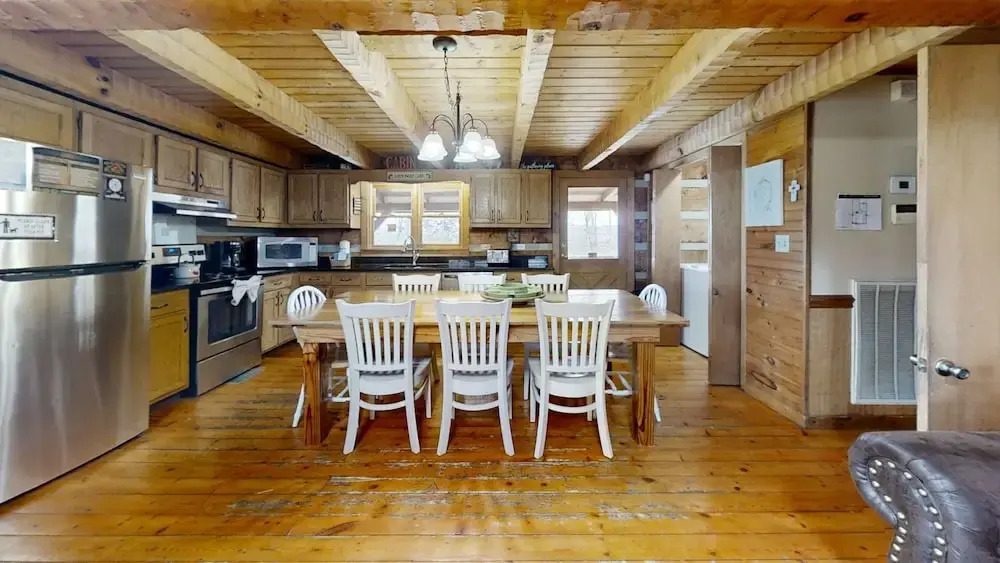 Sweet Scarlet Rose 4 Bedroom Cabin