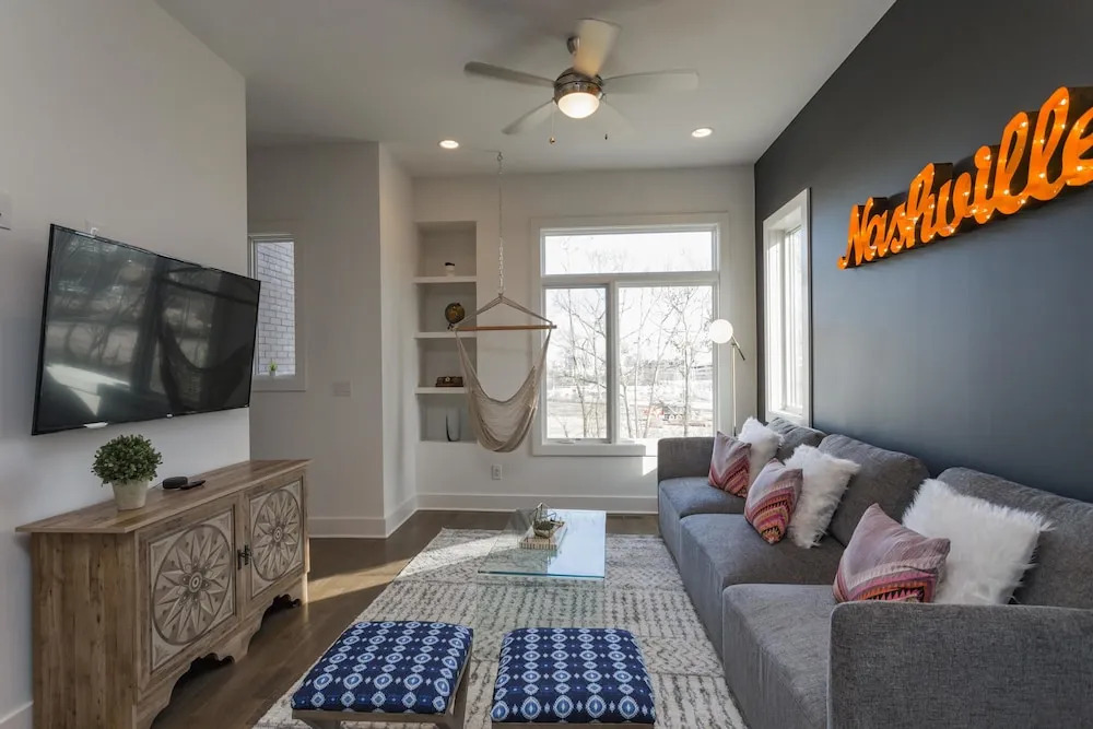 Ech3 - Hangout Suite on the Roof With Incredible Skyline Views!