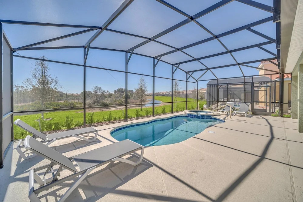 7655 Oakmoss Loop