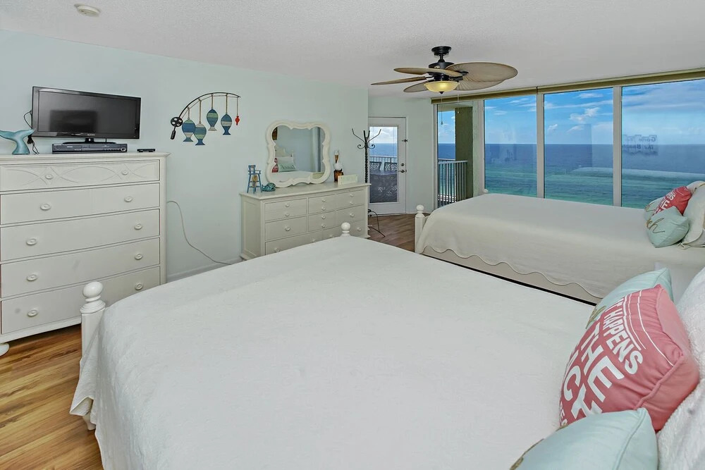 Long Beach I -1004 - 1445041