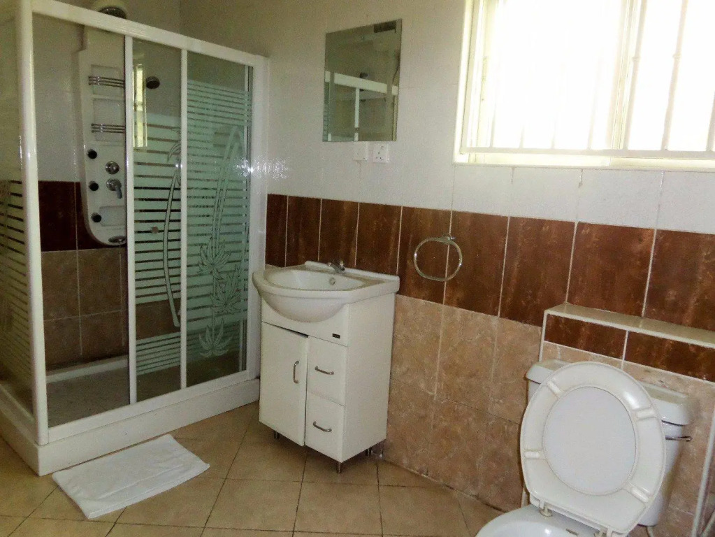 Emars Hotel & Suites