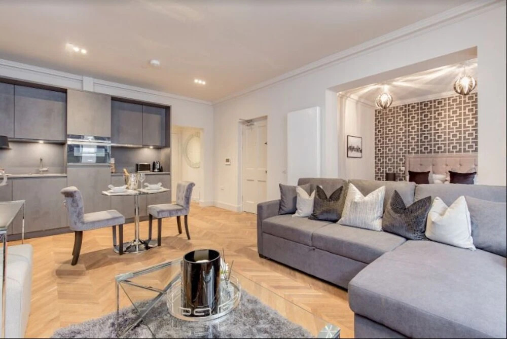 Chic and Sophisticated Apartment in the West End, Edinburgh