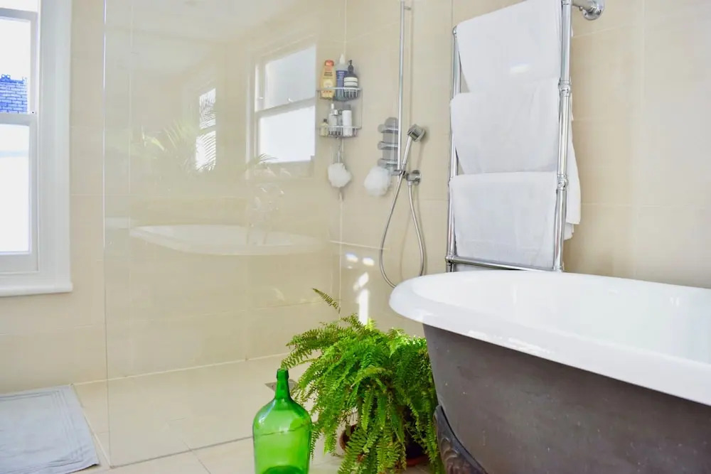 Artistic 3 Bedroom London Home With Garden