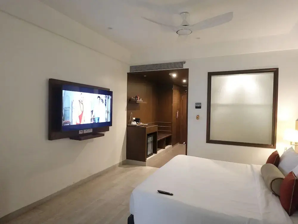 Sobit Sarovar Portico