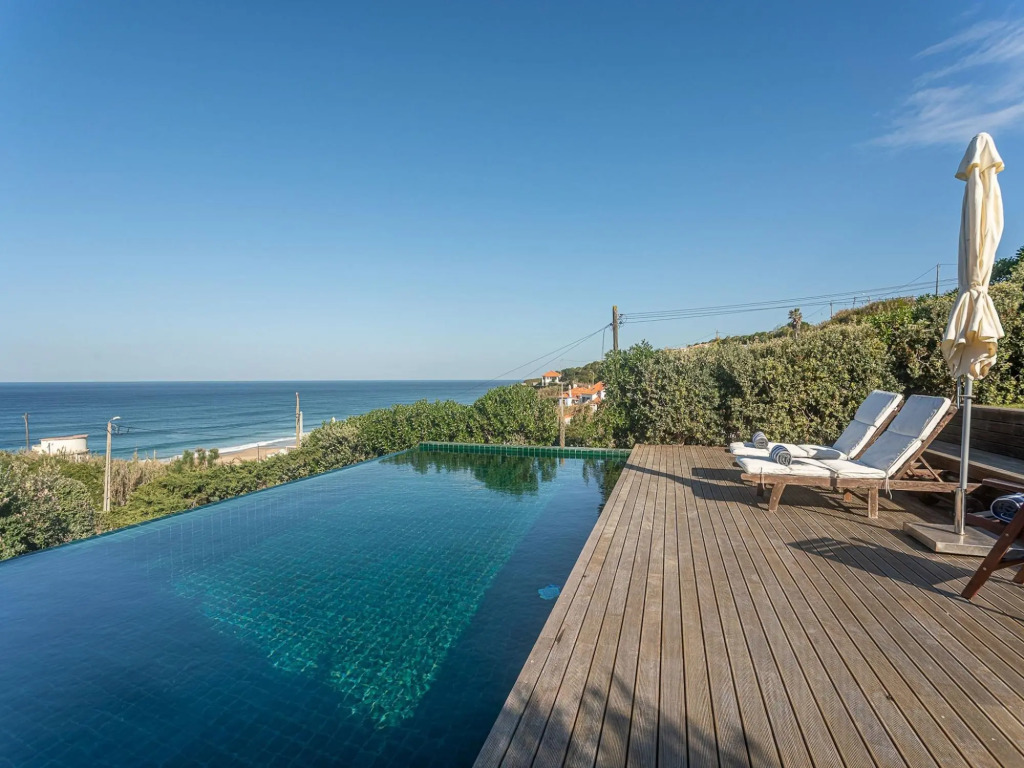 Villa Osiris (AL) in Colares