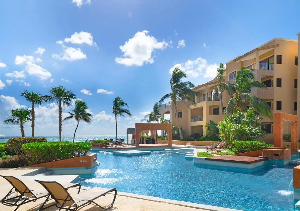 Condo Surf 405 - Luxury Oceanview Beachfront 3 BR with Gym - At El Faro Condos