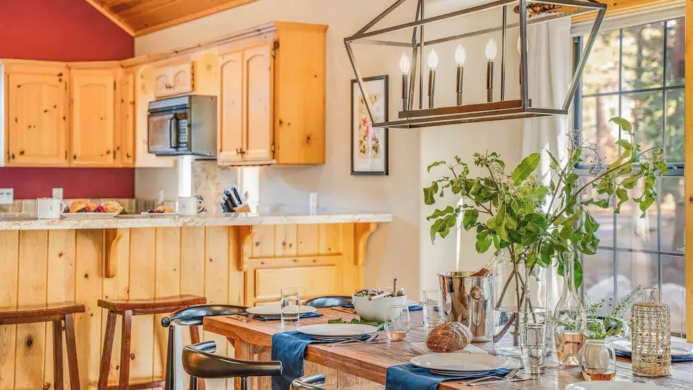 Cherrywood Gorgeous Cottage Surrounded by Pine Trees w/ Hot Tub